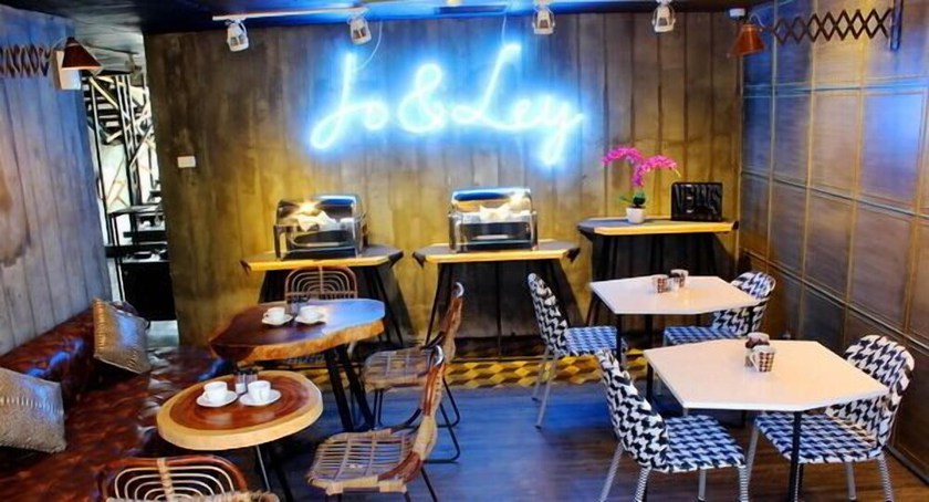 Imagen del bar/restaurante del Hotel Couleur Jakarta. Foto 2