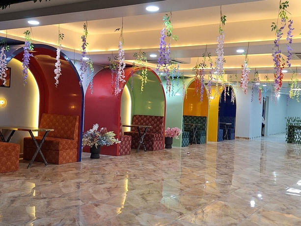 Imagen del bar/restaurante del Hotel Country Ambience, Haldwani. Foto 6