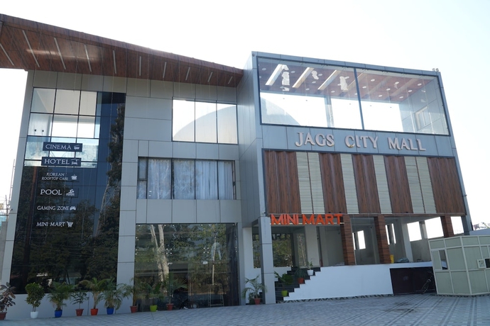 Imagen general del Hotel Country Ambience, Haldwani. Foto 2