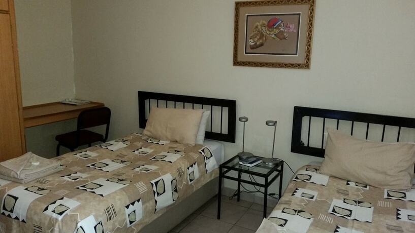 Imagen de la habitación del Hotel Country Blue Guest House. Foto 20