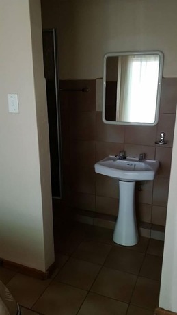 Imagen de la habitación del Hotel Country Blue Guest House. Foto 22