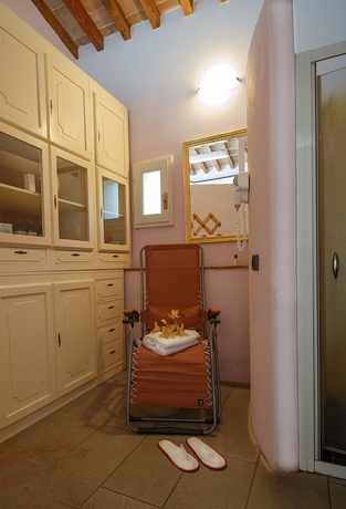 Imagen de la piscina del Hotel Country Borgo Sant'ippolito. Foto 12