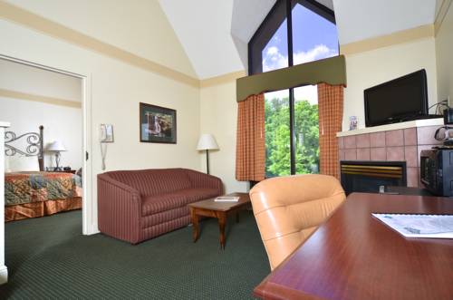 Imagen de la habitación del Hotel Country Cascades Waterpark Resort. Foto 10