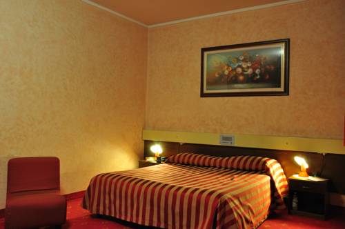 Imagen de la habitación del Hotel Country Club. Foto 4