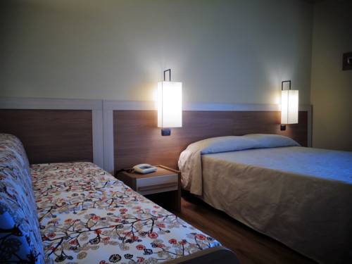 Imagen de la habitación del Hotel Country Club. Foto 5