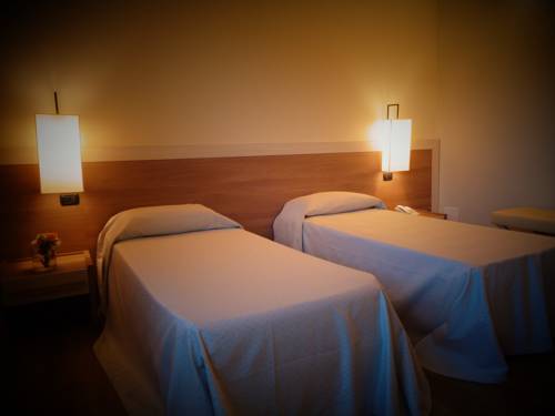 Imagen de la habitación del Hotel Country Club. Foto 7