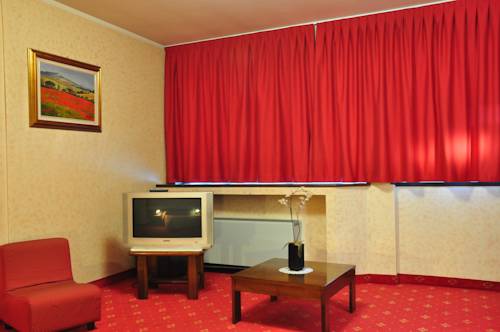 Imagen de la habitación del Hotel Country Club. Foto 14