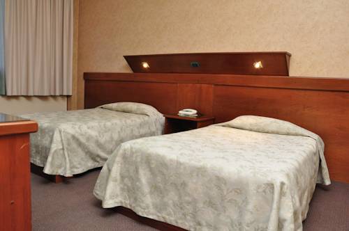 Imagen de la habitación del Hotel Country Club. Foto 15