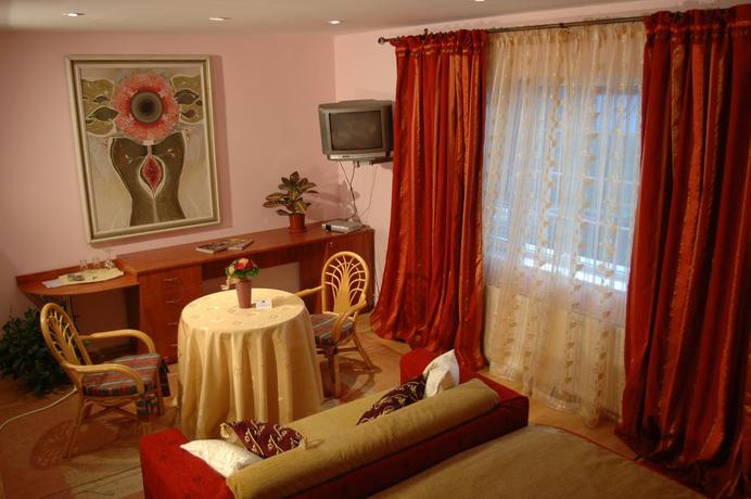 Imagen de los interiores del Hotel Country Club La Mesteceni. Foto 12