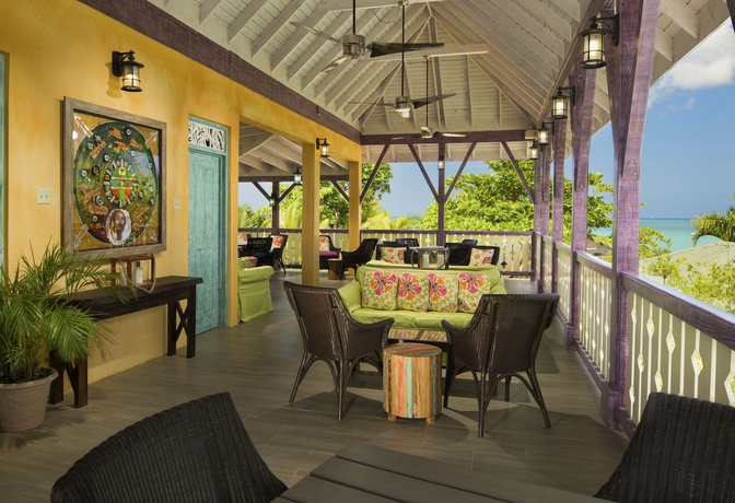 Imagen de los interiores del Hotel Country Country. Foto 18