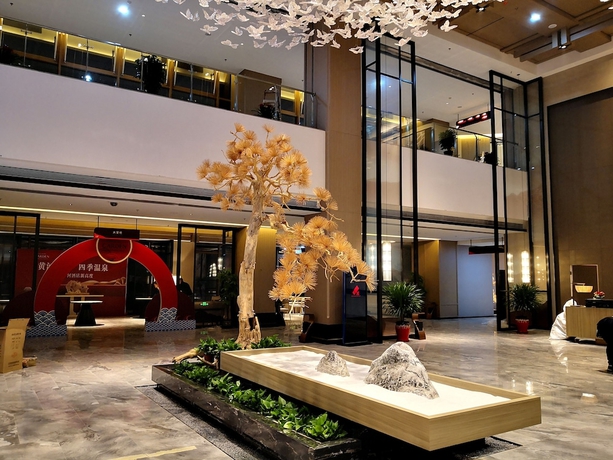 Imagen de los interiores del Hotel Country Garden Holiday Hot Spring. Foto 13