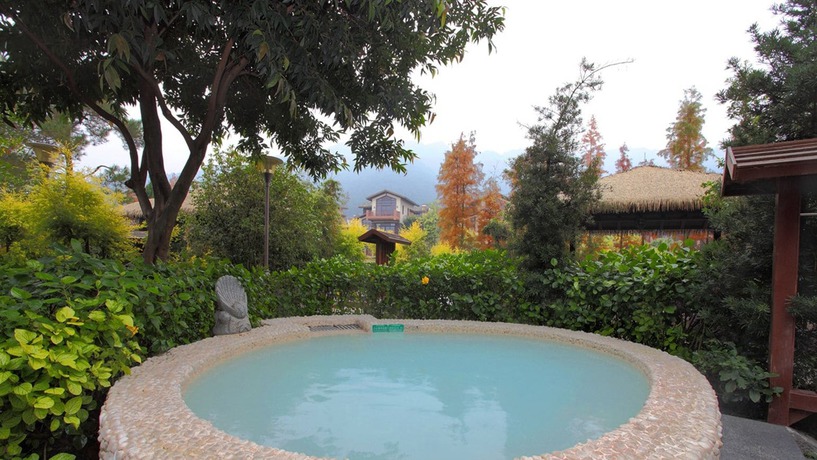 Imagen de la piscina del Hotel Country Garden Holiday Hot Spring Fogang. Foto 17