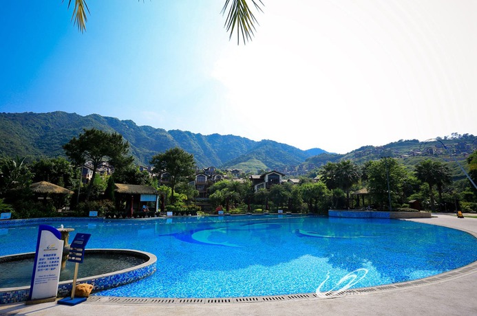 Imagen de la piscina del Hotel Country Garden Holiday Hot Spring Fogang. Foto 20