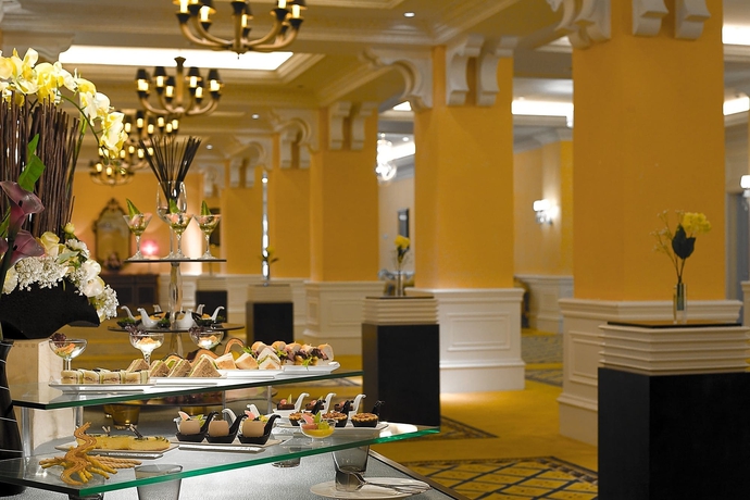 Imagen del bar/restaurante del Hotel Country Garden Phoenix Binhu City. Foto 2