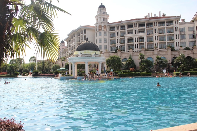 Imagen de la piscina del Hotel Country Garden Phoenix Changsha. Foto 18