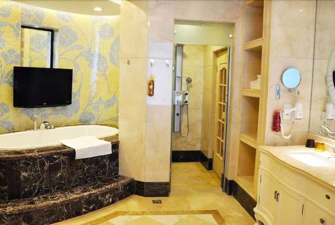 Imagen de los interiores del Hotel Country Garden Phoenix Chaohu. Foto 19