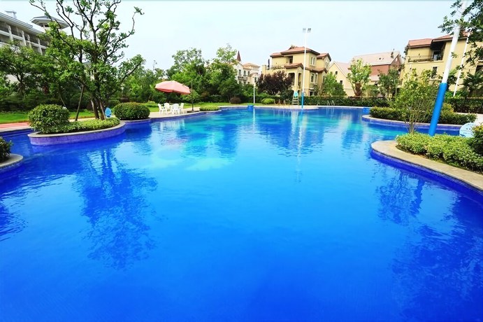 Imagen de la piscina del Hotel Country Garden Phoenix Hotel Wuhan. Foto 20