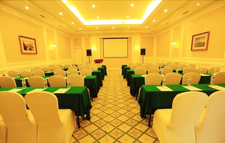 Imagen de los interiores del Hotel Country Garden Phoenix Hotel Wuhan. Foto 17