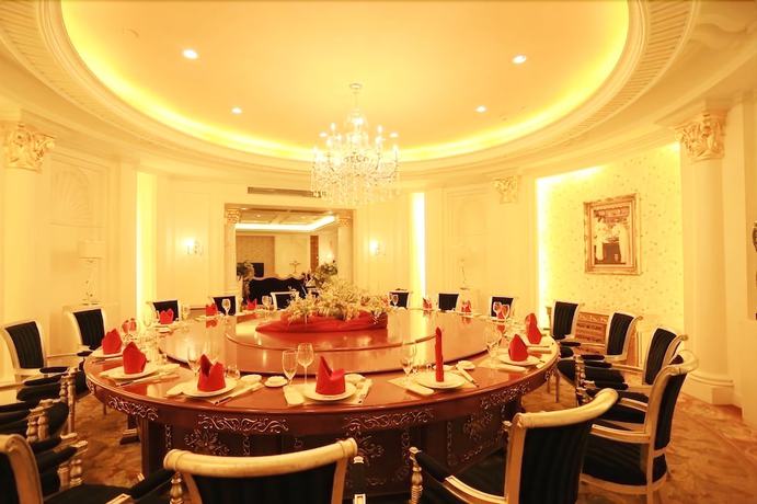 Imagen del bar/restaurante del Hotel Country Garden Phoenix Hotel Wuhan. Foto 6