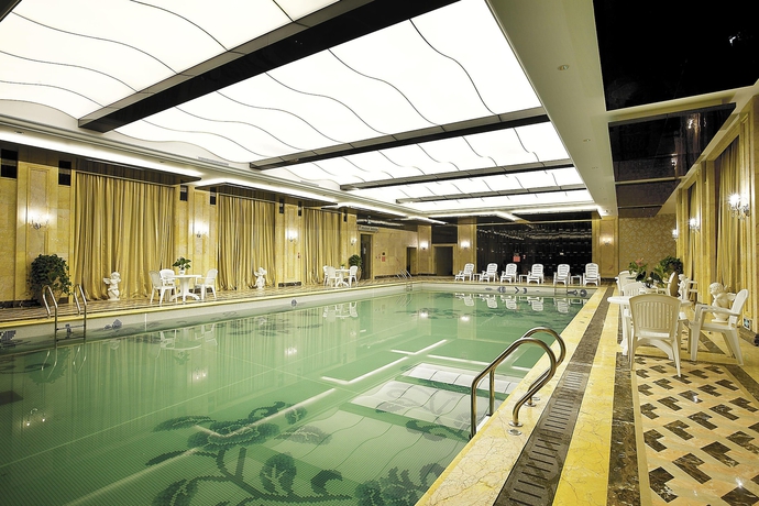 Imagen de la piscina del Hotel Country Garden Phoenix Jurong. Foto 17