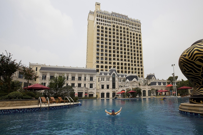Imagen de la piscina del Hotel Country Garden Phoenix Jurong. Foto 19
