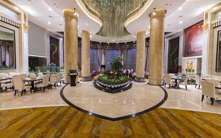 Imagen de los interiores del Hotel Country Garden Phoenix Tongliao. Foto 18