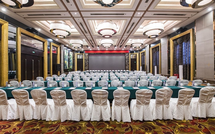 Imagen de los interiores del Hotel Country Garden Phoenix Tongliao. Foto 19