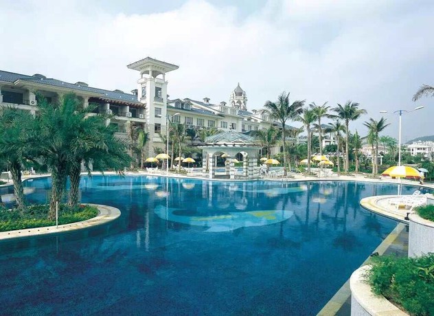 Imagen de la piscina del Hotel Country Garden Phoenix Wuyi. Foto 16