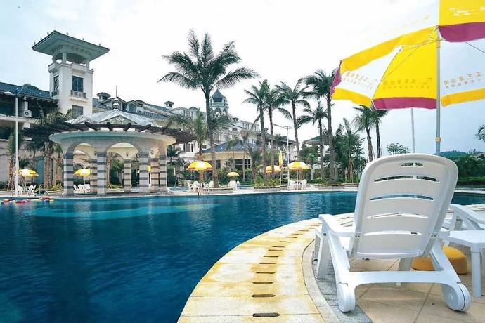 Imagen de la piscina del Hotel Country Garden Phoenix Wuyi. Foto 20