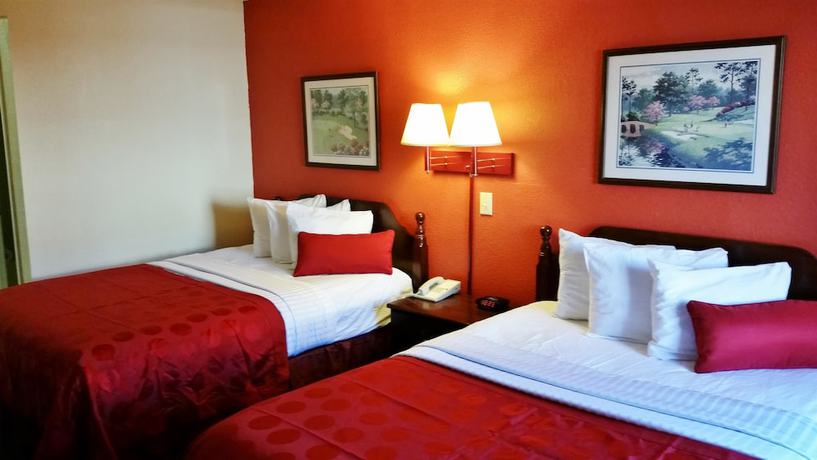 Imagen de la habitación del Hotel Country Hearth Inn And Suites Augusta. Foto 11