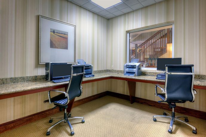 Imagen de los interiores del Hotel Country Inn And Suites By Carlson, Fredericksburg. Foto 13