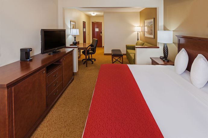 Imagen de la piscina del Hotel Country Inn And Suites By Carlson Wichita Northeas. Foto 10