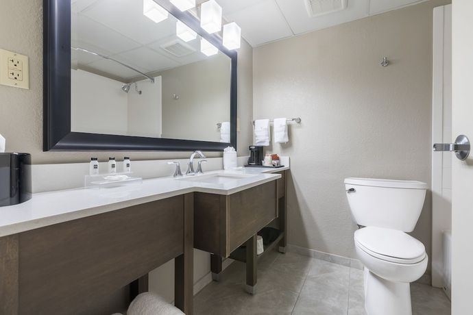 Imagen de la habitación del Hotel Country Inn And Suites By Radisson Asheville Downtown Tunnel Road. Foto 9