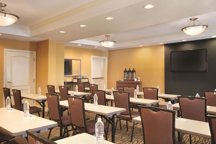 Imagen de los interiores del Hotel Country Inn And Suites By Radisson, Atlanta Airport North, Ga. Foto 14