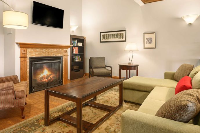 Imagen de los interiores del Hotel Country Inn And Suites By Radisson, Findlay, Oh. Foto 10
