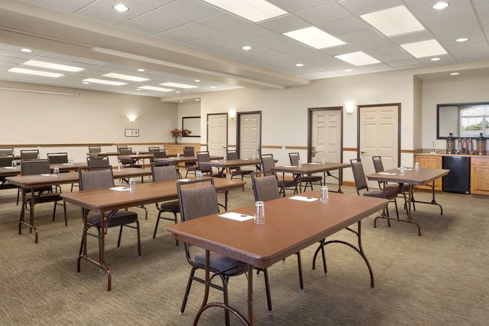 Imagen de los interiores del Hotel Country Inn And Suites By Radisson, Findlay, Oh. Foto 12