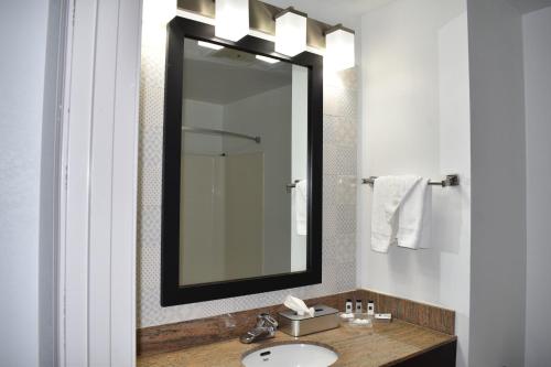 Imagen de la habitación del Hotel Country Inn And Suites By Radisson, Hagerstown, Md. Foto 15