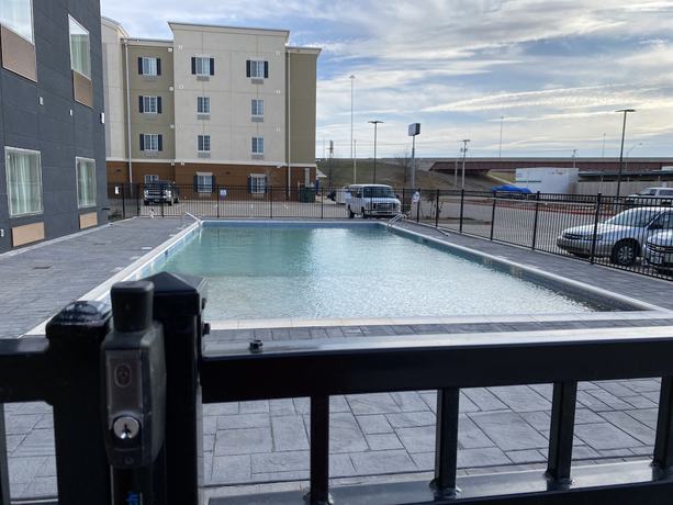 Imagen de la piscina del Hotel Country Inn And Suites By Radisson, Oklahoma City-bricktown, Ok. Foto 20