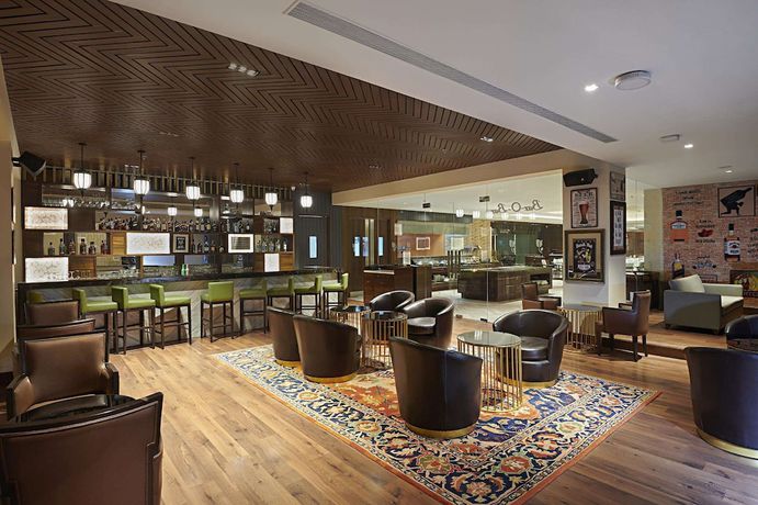 Imagen del bar/restaurante del Hotel Country Inn And Suites By Radisson Zirakpur. Foto 5