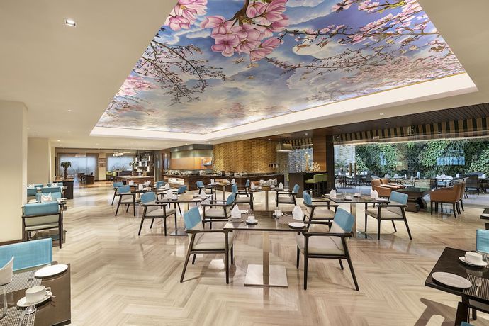 Imagen del bar/restaurante del Hotel Country Inn And Suites By Radisson Zirakpur. Foto 7