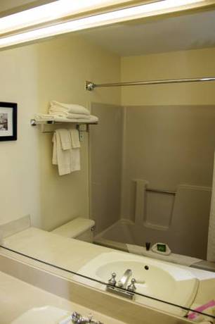 Imagen de la habitación del Hotel Country Inn At The Mall. Foto 3