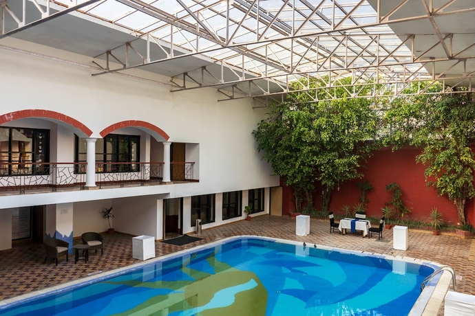 Imagen de la piscina del Hotel Country Inn, Bhimtal. Foto 19