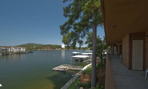 Imagen de la habitación del Hotel Country Inn Lake Resort. Foto 3
