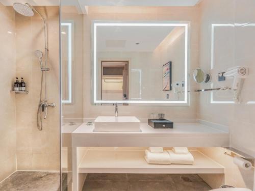 Imagen general del Hotel Country Inn & Suite by Radisson, Guiping Xishan. Foto 10