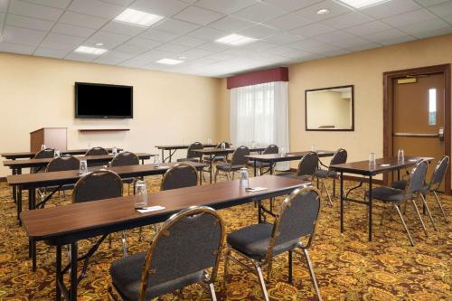 Imagen general del Hotel Country Inn & Suites Bowling Green. Foto 9