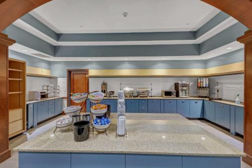 Imagen del bar/restaurante del Hotel Country Inn & Suites By Radisson, Braselton. Foto 5