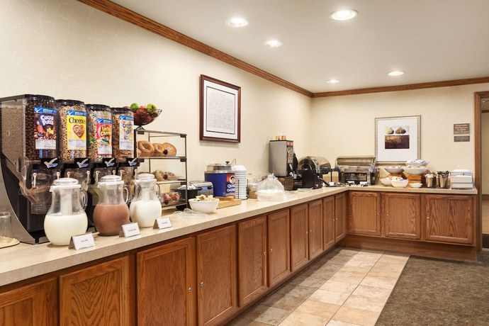 Imagen del bar/restaurante del Hotel Country Inn & Suites By Radisson, Carlisle, PA. Foto 4