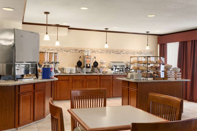 Imagen del bar/restaurante del Hotel Country Inn & Suites By Radisson, Coon Rapids, Mn. Foto 3