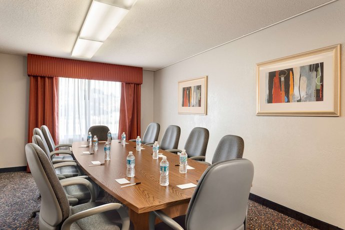 Imagen de los interiores del Hotel Country Inn & Suites By Radisson, Coon Rapids, Mn. Foto 17