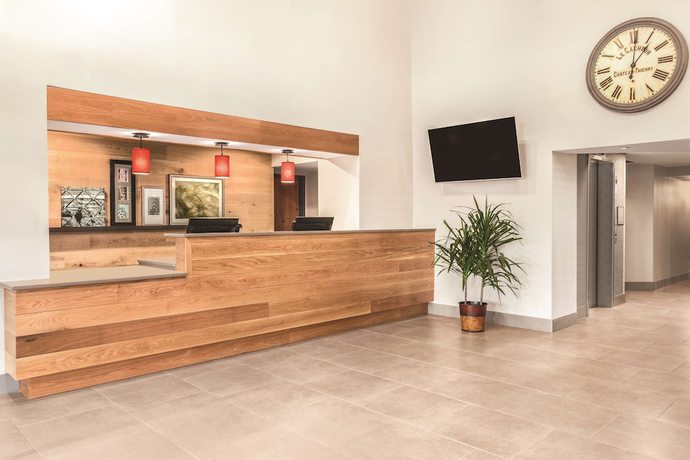 Imagen de los interiores del Hotel Country Inn & Suites By Radisson, Erie. Foto 15